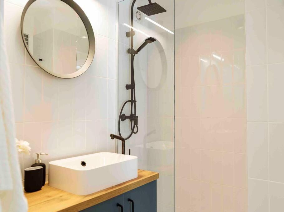 Bright 2Br Apartment - Top Location - City Balcony Bucareste Exterior foto